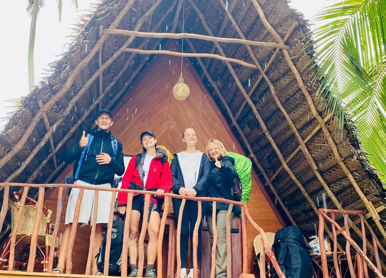 Lake Side Wood Cabana Hiriwadunna